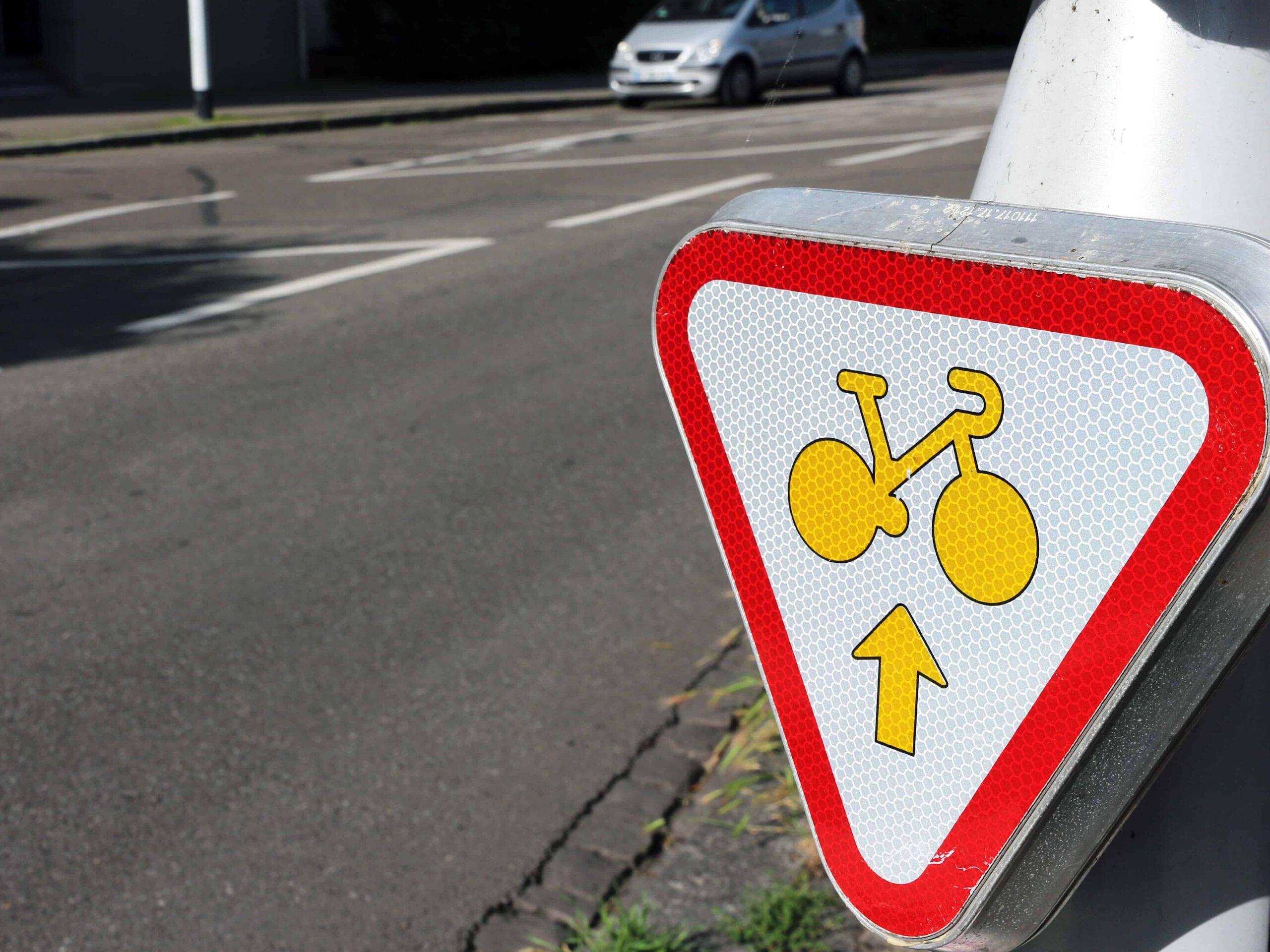 Le tourne-à-droite cycliste au feu rouge : Bonne ou mauvaise idée ?