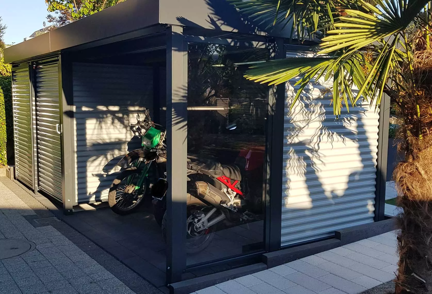 Protéger sa moto avec un carport