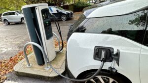charger voiture électrique tout les jours