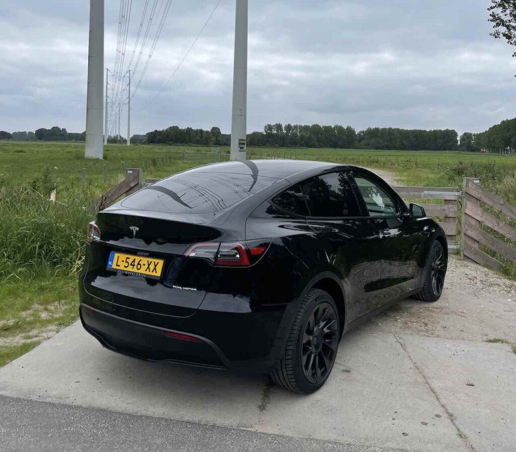 tesla model Y traction électrique