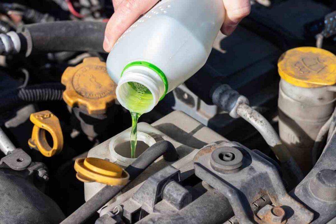 Mettre De L Eau A La Place Du Liquide De Refroidissement