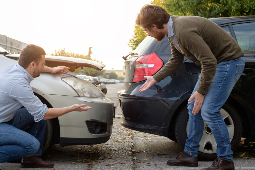 Who's at fault in a parking fender bender (2)