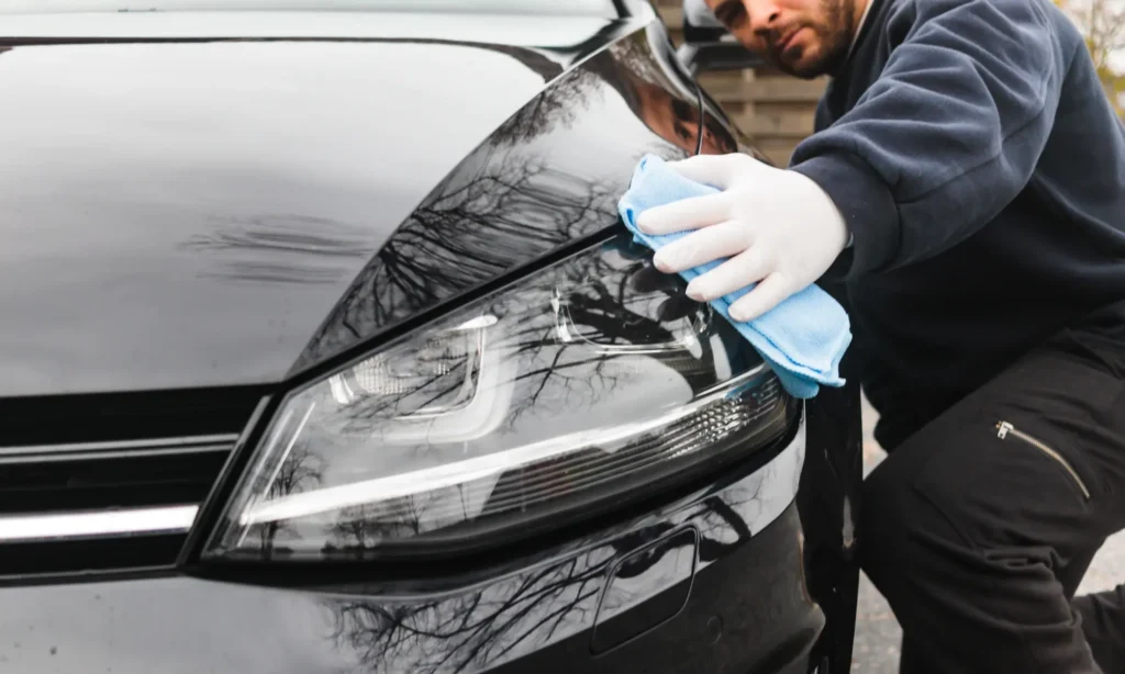 astuces de grand mère pour redonner de la brillance aux phares de voiture