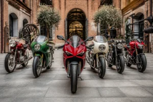 Rangée de motos italiennes historiques et contemporaines exposées dans la cour d’un atelier-musée industriel